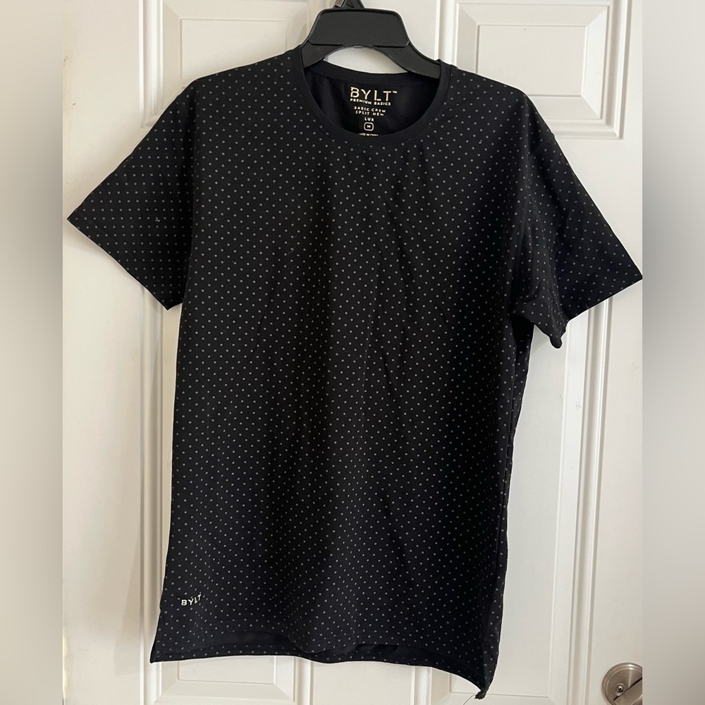 BYLT Basics Shirt Men’s‎ Medium Drop Cut Lux Black Gold Polka Dots Short Sleeve